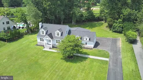 4909 Threadneedle Rd, Wilmington, DE 19807