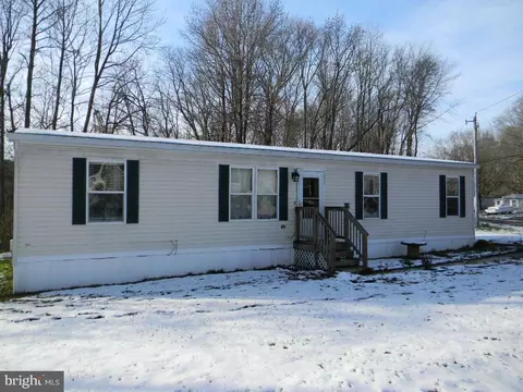 87 Dragon Dr N, Bear, DE 19701