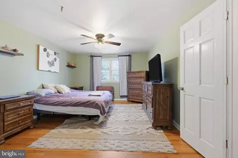 Bedroom - 5 Embry Ct, Newark, DE 19711 photo 3 of 8