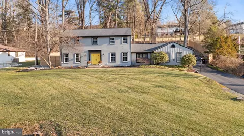 429 Valley Brook Dr, Hockessin, DE 19707