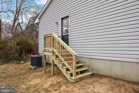 Exterior - 24 Bizarre Dr, New Castle, DE 19720 photo 3 of 3