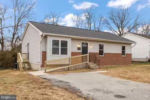 Exterior - 24 Bizarre Dr, New Castle, DE 19720 photo 2 of 3