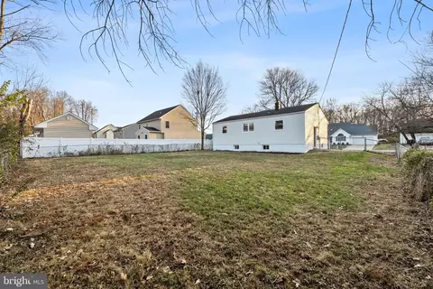Exterior - 819 Old Harmony Rd, Newark, DE 19711 photo 3 of 4