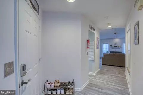 Entry Way - 408 Margit Ct, Newark, DE 19711 photo 3 of 4