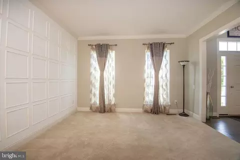 Living - 200 W Testaverde Rd, Newark, DE 19702 photo 1 of 6