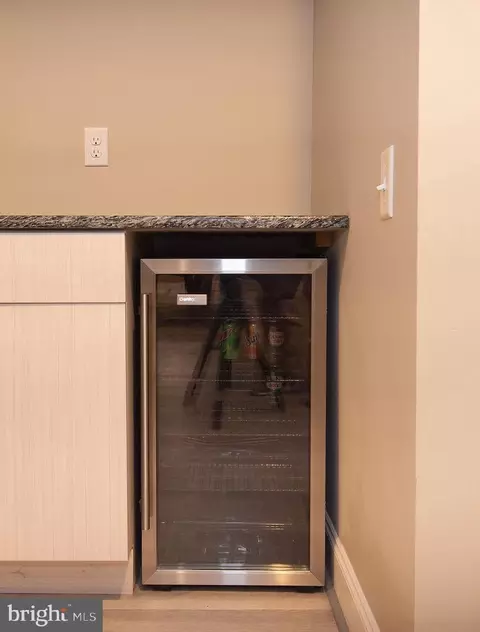 Entry Way - 200 W Testaverde Rd, Newark, DE 19702 photo 6 of 7