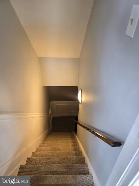 Entry Way - 16 Jonathan Dr, Newark, DE 19702 photo 4 of 5