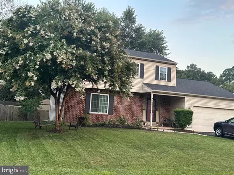 16 Jonathan Dr, Newark, DE 19702