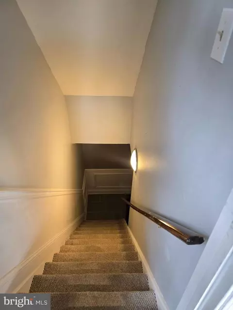 Entry Way - 16 Jonathan Dr, Newark, DE 19702 photo 3 of 5