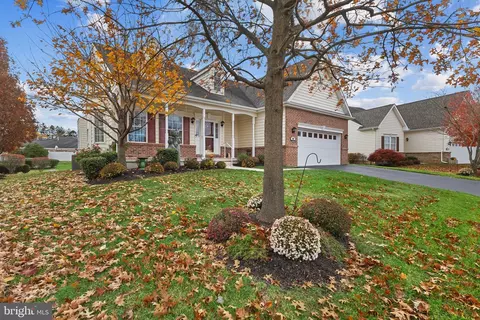 121 Devalinder Dr, Newark, DE 19702 photo 2