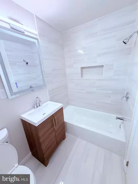Bath - 17 Pearson Dr, Newark, DE 19713 photo 2 of 5