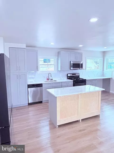 Kitchen - 17 Pearson Dr, Newark, DE 19713 photo 2 of 4