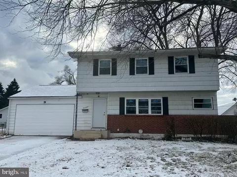 Exterior - 17 Pearson Dr, Newark, DE 19713 photo 3 of 3