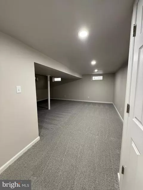 Entry Way - 17 Pearson Dr, Newark, DE 19713 photo 2 of 2