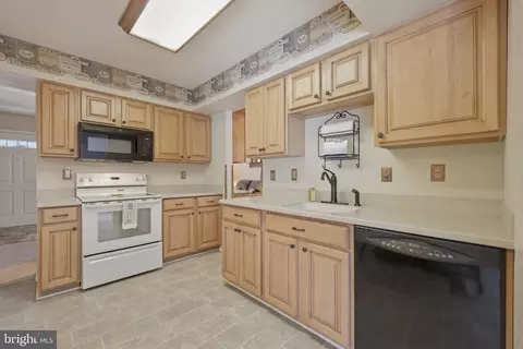 Kitchen - 479 Granger Dr, Bear, DE 19701 photo 2 of 3