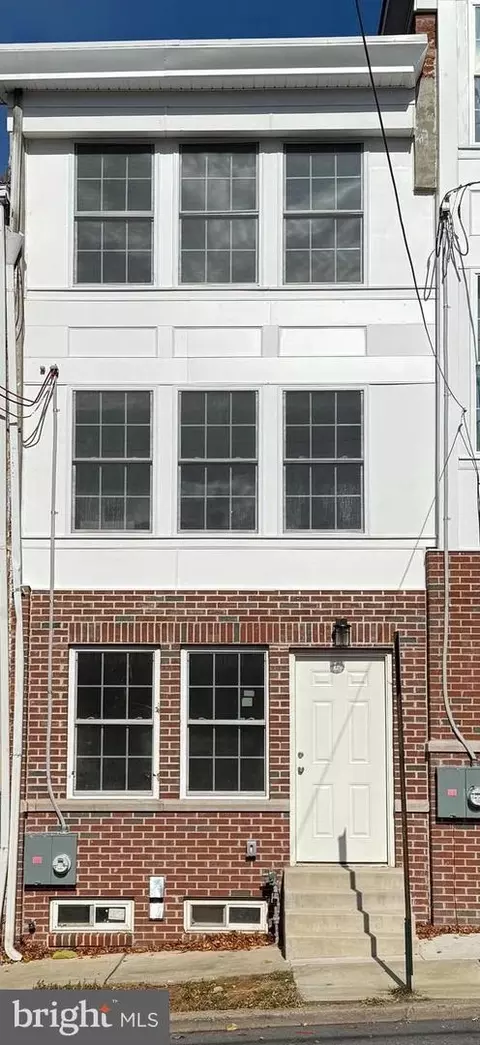605 W 8th St, Wilmington, DE 19801