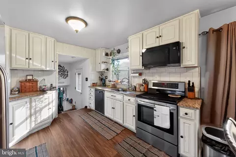 Other - 871 Broadfield Dr, Newark, DE 19713 photo 6 of 9