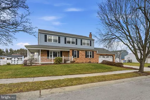 11 Rossiter Cir, Newark, DE 19702