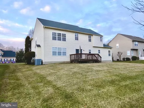 Exterior - 61 Rose Hill Dr, Bear, DE 19701 photo 4 of 5