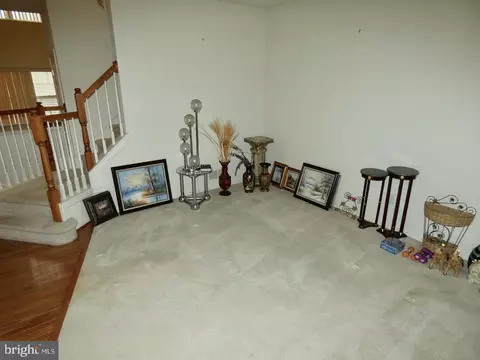 Living - 61 Rose Hill Dr, Bear, DE 19701 photo 2 of 18