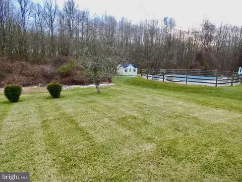 Exterior - 61 Rose Hill Dr, Bear, DE 19701 photo 2 of 5