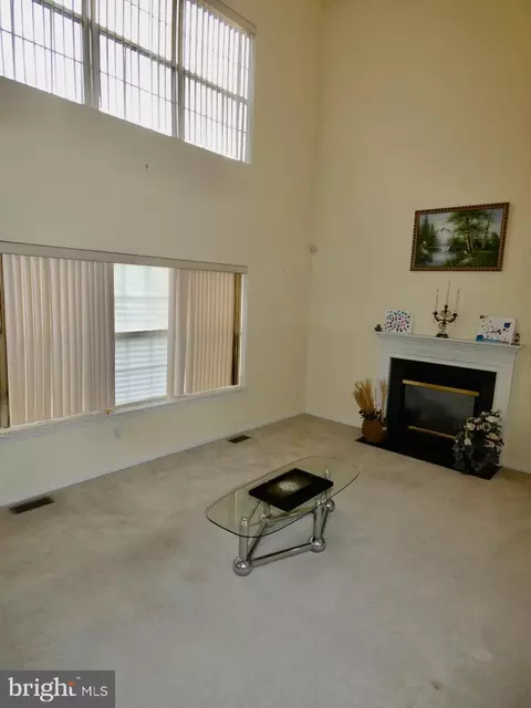 Living - 61 Rose Hill Dr, Bear, DE 19701 photo 9 of 18