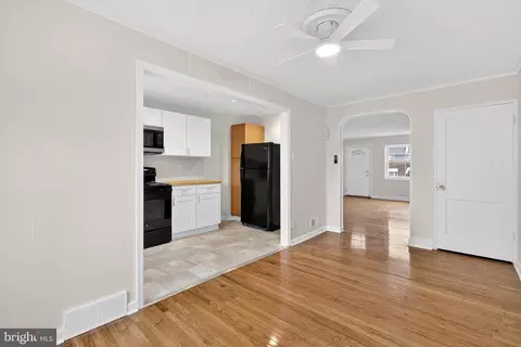 Entry Way - 417 E 35th St, Wilmington, DE 19802 photo 2 of 3