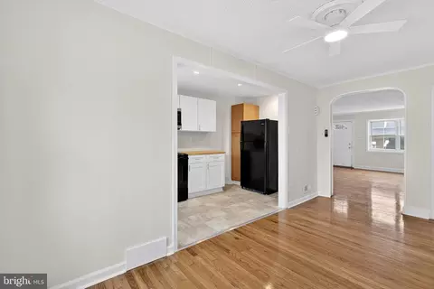 Entry Way - 417 E 35th St, Wilmington, DE 19802 photo 1 of 3
