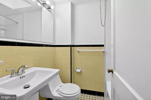 Bath - 417 E 35th St, Wilmington, DE 19802 photo 2 of 2