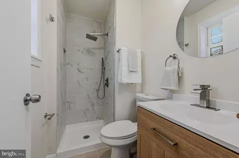 Bath - 114 Fox Dr, Newark, DE 19713 photo 3 of 3