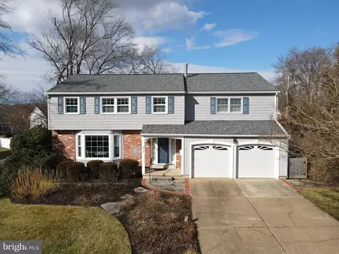 724 Fiske Ln, Newark, DE 19711
