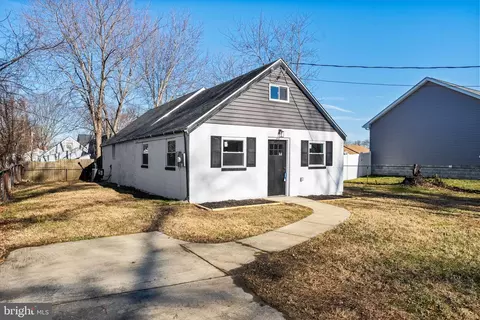 8 Delmar St, New Castle, DE 19720