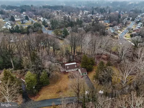 View/Area - 1002 Dixon Dr, Newark, DE 19711 photo 1 of 3