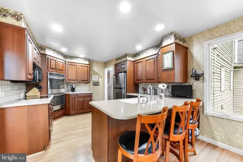 Kitchen - 1002 Dixon Dr, Newark, DE 19711 photo 1 of 4
