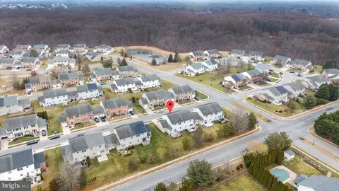 7 Marble House Dr, Bear, DE 19701 photo 2