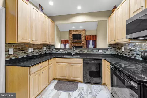 Kitchen - 433 Pierce Run, Newark, DE 19702 photo 1 of 3
