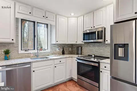 Kitchen - 106 Kingston Dr, Bear, DE 19701 photo 3 of 3