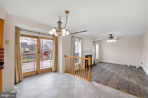 Living - 149 Willamette Dr, Bear, DE 19701 photo 2 of 4