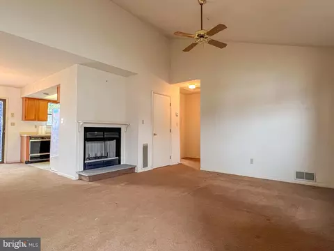 120 Diminish Dr, Newark, DE 19713 photo 4