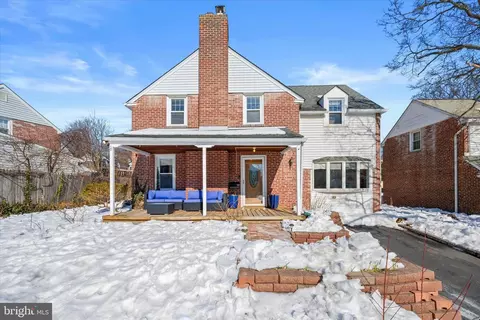37 W Salisbury Dr, Wilmington, DE 19809