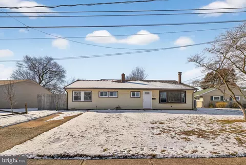 3 Marlyn Rd, Newark, DE 19713