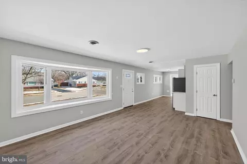 Entry Way - 3 Marlyn Rd, Newark, DE 19713 photo 1 of 2