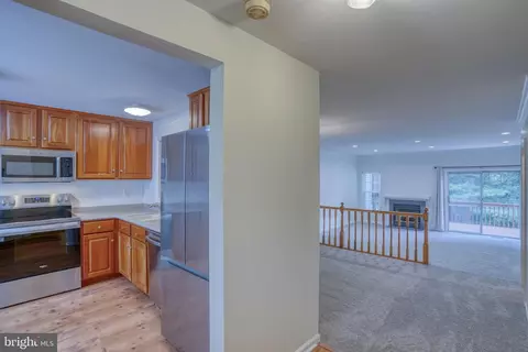 Entry Way - 302 Benham Ct, Newark, DE 19711 photo 3 of 6