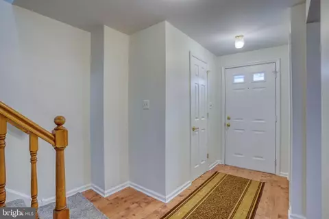 Entry Way - 302 Benham Ct, Newark, DE 19711 photo 1 of 6