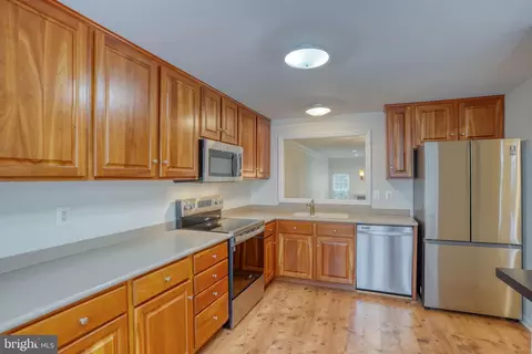 Kitchen - 302 Benham Ct, Newark, DE 19711 photo 4 of 4