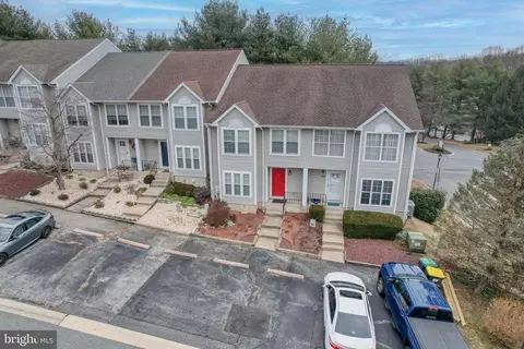 View/Area - 302 Benham Ct, Newark, DE 19711 photo 2 of 4