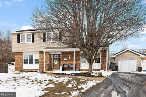 301 Orinda Dr, Wilmington, DE 19804