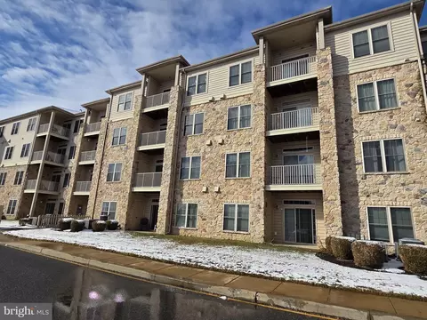 1000 Fountainview Cir #311, Newark, DE 19711