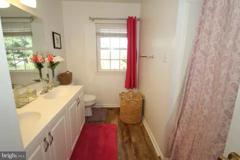 Bath - 204 Pebblecreek Pl, Bear, DE 19701 photo 3 of 3