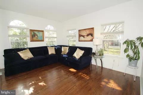 Living - 204 Pebblecreek Pl, Bear, DE 19701 photo 1 of 2